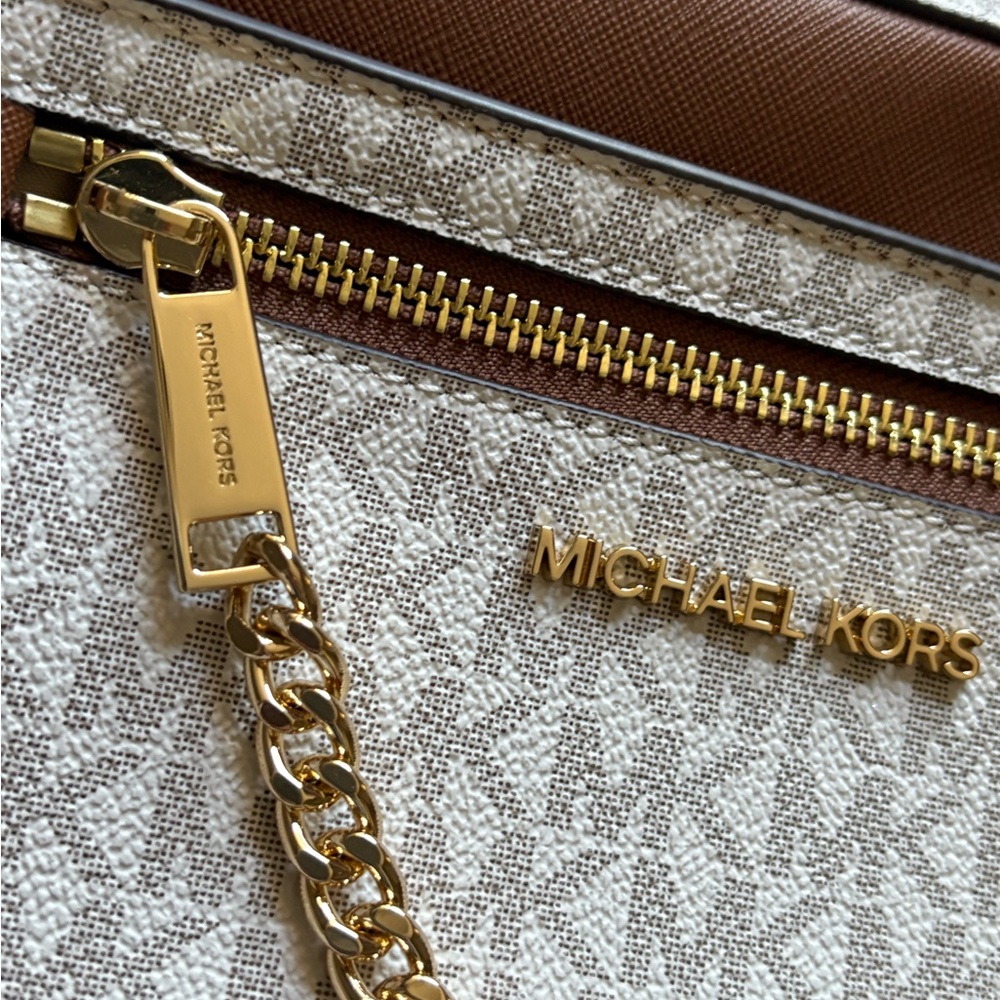 NWT Michael Kors Jet Set Large East West Chain Crossbody Vanilla - Picture 2 of 14